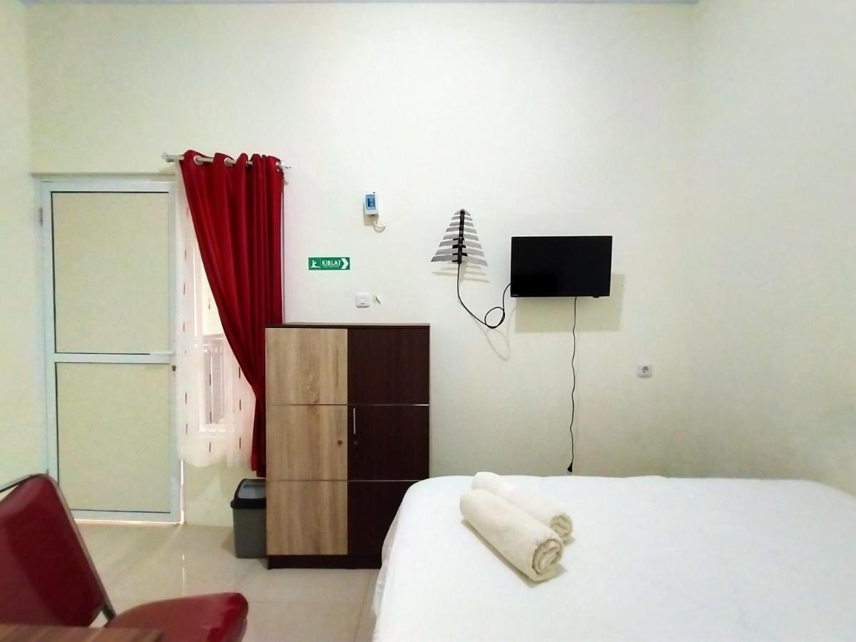 Homestay Danesti Syariah Near Bandara Sultan Hasanuddin Makassar Exterior foto